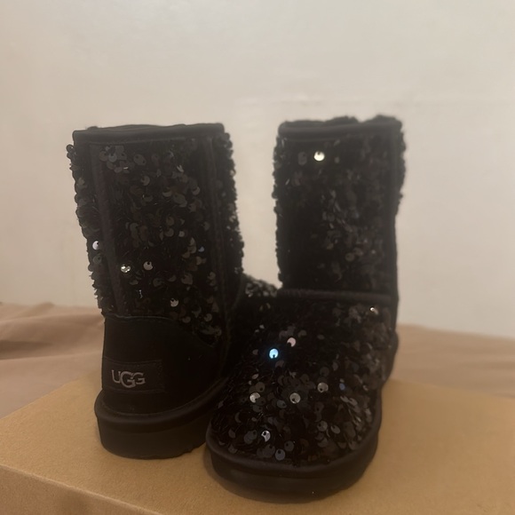 Classic short chunky sequin boot UGG - Picture 4 of 7